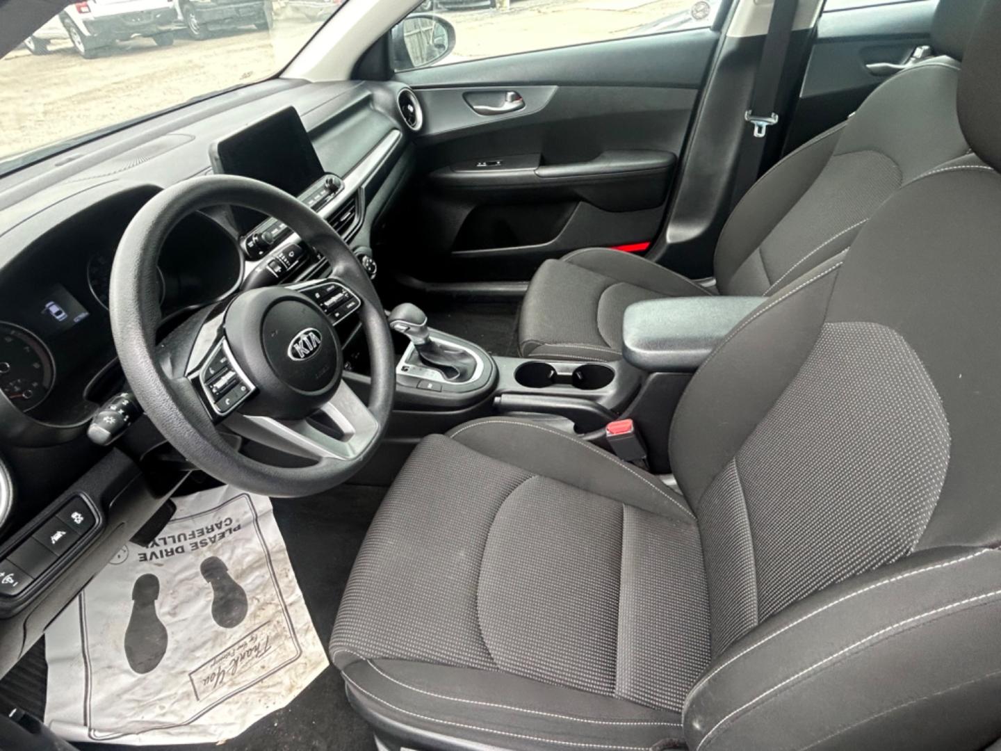 2021 Grey Kia Forte (3KPF24AD5ME) , located at 1687 Business 35 S, New Braunfels, TX, 78130, (830) 625-7159, 29.655487, -98.051491 - Photo#10